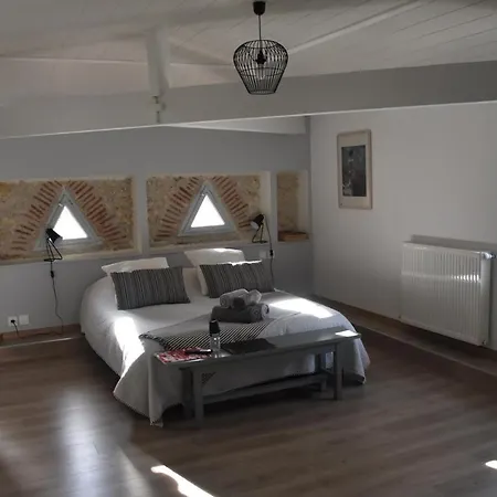 Domaine De Calbiac Bed and breakfast